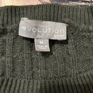 EVOLUTION BY CYRUS Women's Olive Cable Knit Asymmetric Hem Pullover, Medium